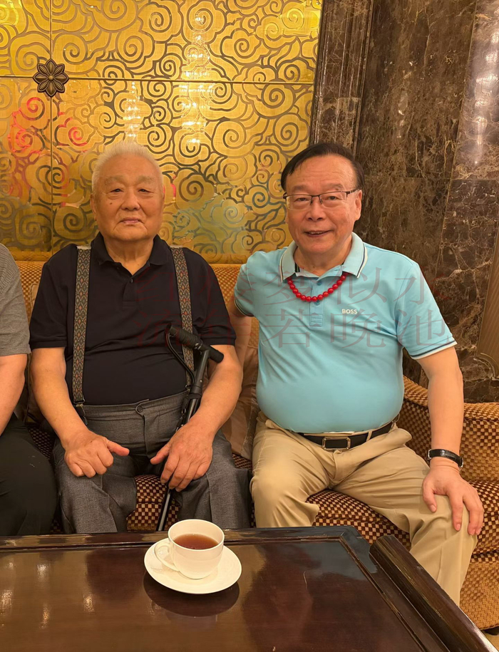 爱游戏登录入口-国足泰斗年维泗93周岁寿宴,石雪清与众多名宿相聚,看看都有谁?|大连|中国足球|徐根宝|中国男足|国足主帅_新浪体育_新浪新闻